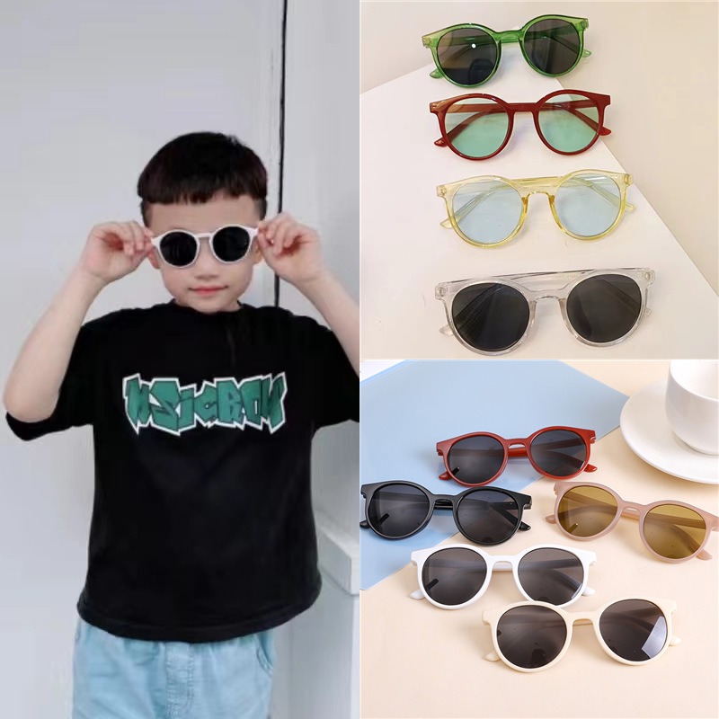 Kids Outdoor Frame - おしゃれなキッズ向け、黒色の丸型フレームサングラス、ヴィンテージUV400レンズ、クラシックなサングラス、子供用、男の子、女の子、2〜8歳向け