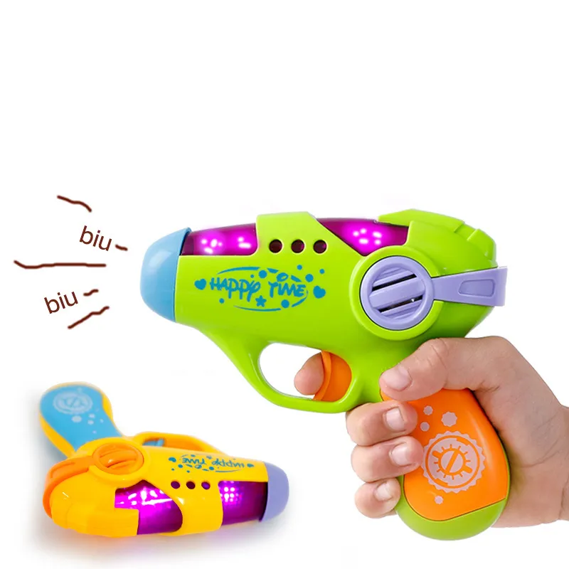 新しい子供の輝くおもちゃの銃クールな照明電気回転投影ダイナミ - Kids Outdoor Music のレビューと価格